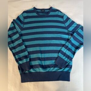 Men’s Gap light-weight blue striped crew neck sweater. Size Medium.